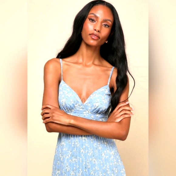 Lulus Darling Favorite Light Blue Floral Sleeveless Pleated Midi Dress S… - Picture 5 of 13